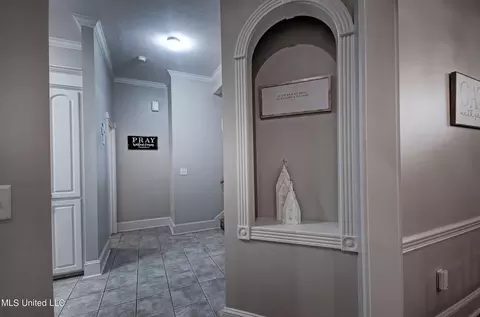 Entry Way - 619 Overlook Pt, Brandon, MS 39047 photo 2 of 3