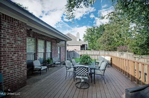 Exterior - 619 Overlook Pt, Brandon, MS 39047 photo 5 of 7
