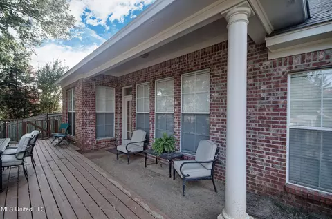 Exterior - 619 Overlook Pt, Brandon, MS 39047 photo 7 of 7