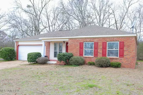 345 Sunny Brook Ct, Terry, MS 39170