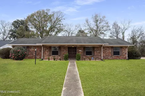 15652 S Parkwood Dr, Gulfport, MS 39503