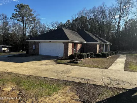 Exterior - 560 Stump Bridge Rd, Canton, MS 39046 photo 3 of 9