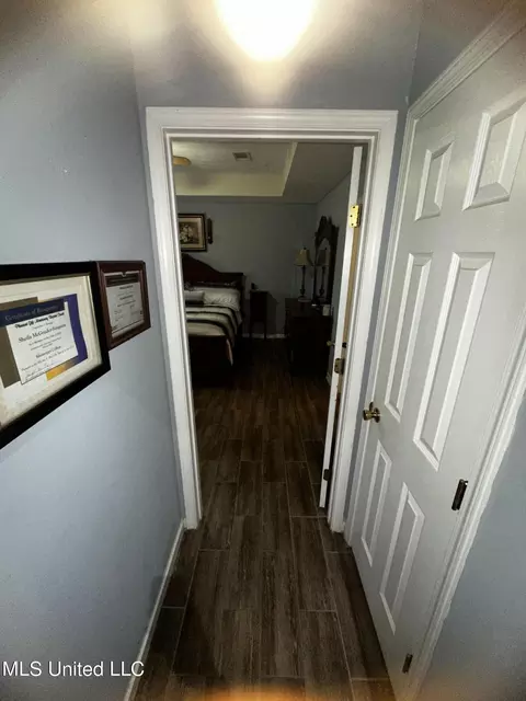 Entry Way - 560 Stump Bridge Rd, Canton, MS 39046 photo 3 of 3