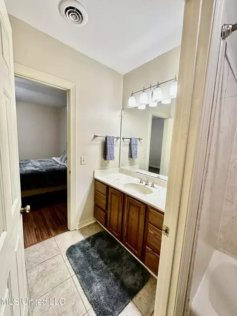 Bath - 500 Northpointe Pkwy #121, Jackson, MS 39211 photo 1 of 3