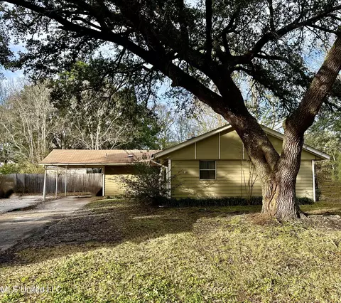 2411 Wilson Ave, Pascagoula, MS 39567