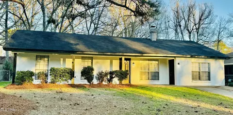 2418 Oak Grove Lane Ln, Jackson, MS 39212