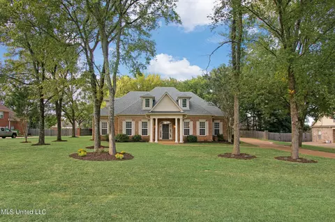 8600 Saddle Creek Dr, Olive Branch, MS 38654