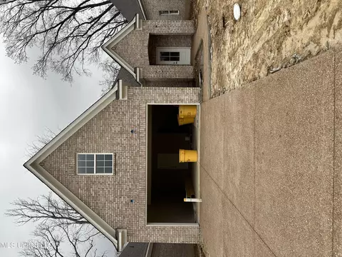 284 Flower Garden Drive Dr, Southaven, MS 38671