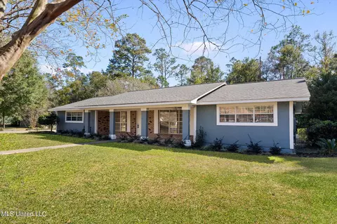 56114 E Diamondhead Dr, Diamondhead, MS 39525
