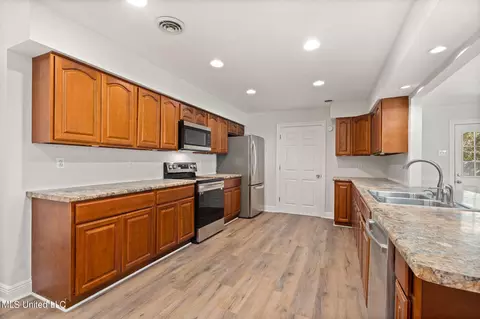 Kitchen - 56114 E Diamondhead Dr, Diamondhead, MS 39525 photo 1 of 3