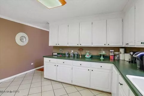 Kitchen - 105 Main St, Raleigh, MS 39153 photo 4 of 5