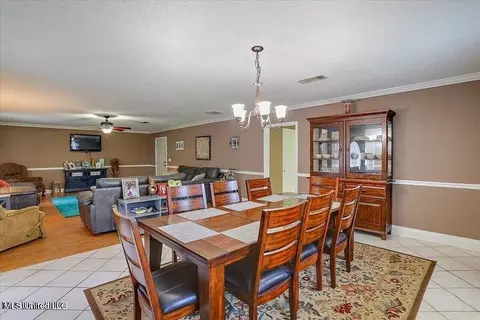 Dining - 105 Main St, Raleigh, MS 39153 photo 2 of 3