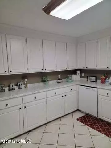 Kitchen - 105 Main St, Raleigh, MS 39153 photo 1 of 5