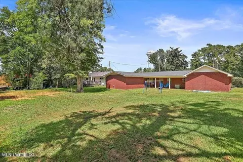 Exterior - 105 Main St, Raleigh, MS 39153 photo 8 of 9