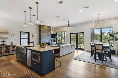 Kitchen - 239 S Lang Ave, Long Beach, MS 39560 photo 4 of 8