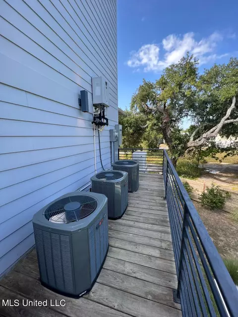 Exterior - 239 S Lang Ave, Long Beach, MS 39560 photo 23 of 23