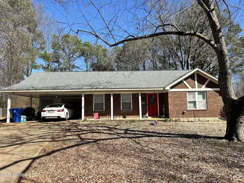 7080 Thornwood Cv, Walls, MS 38680
