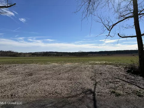 53 Grady Lewis Rd, Poplarville, MS 39470