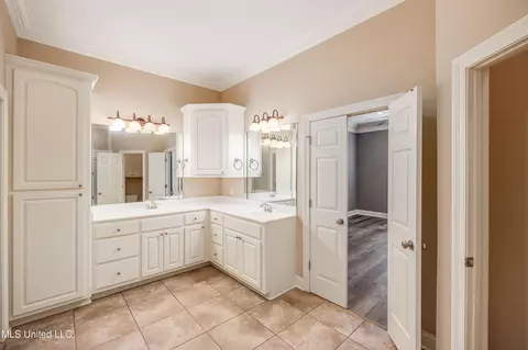 Bath - 107 Perry Cv, Canton, MS 39046 photo 1 of 3