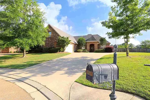 107 Perry Cv, Canton, MS 39046