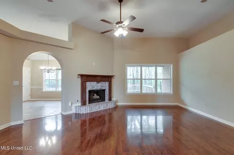 Living - 4617 Nail Rd, Olive Branch, MS 38654 photo 1 of 5