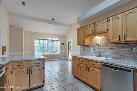Kitchen - 4617 Nail Rd, Olive Branch, MS 38654 photo 5 of 5