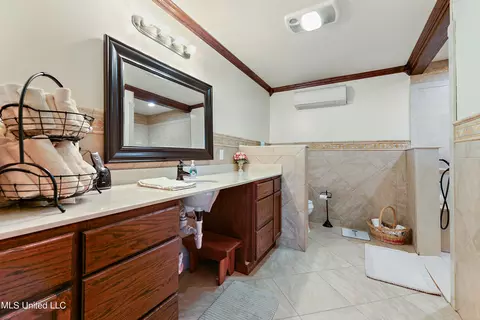 Bath - 232 White Harbor Rd, Long Beach, MS 39560 photo 5 of 5