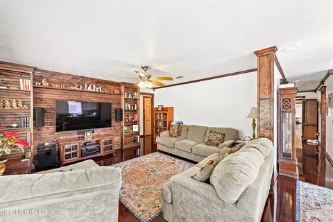 Living - 232 White Harbor Rd, Long Beach, MS 39560 photo 2 of 5