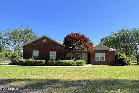 113 Polk Rd, Lucedale, MS 39452