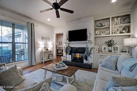 Living - 103 Hampton Ridge Rdg, Madison, MS 39110 photo 1 of 2
