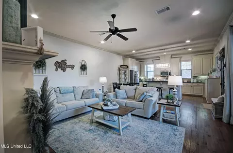 Living - 103 Hampton Ridge Rdg, Madison, MS 39110 photo 2 of 2
