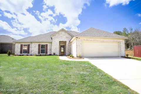 926 Riverside Ln, Pearl, MS 39208