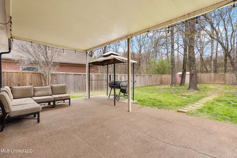 Exterior - 2124 Heritage Cv, Hernando, MS 38632 photo 6 of 9