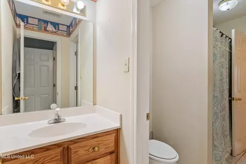 Bath - 2124 Heritage Cv, Hernando, MS 38632 photo 5 of 5