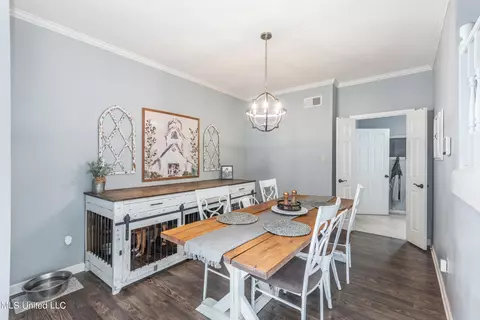 Dining - 2124 Heritage Cv, Hernando, MS 38632 photo 1 of 2