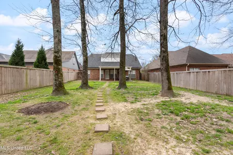 Exterior - 2124 Heritage Cv, Hernando, MS 38632 photo 8 of 9