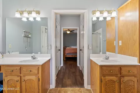 Bath - 2124 Heritage Cv, Hernando, MS 38632 photo 2 of 5