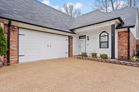 Exterior - 2124 Heritage Cv, Hernando, MS 38632 photo 3 of 9