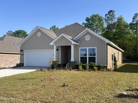 17915 Kelso Dr, D'iberville, MS 39540