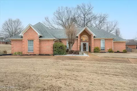 6193 S Manor Cv, Olive Branch, MS 38654