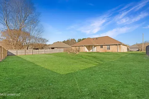 Exterior - 2004 Cross Point Cv, Brandon, MS 39042 photo 2 of 2