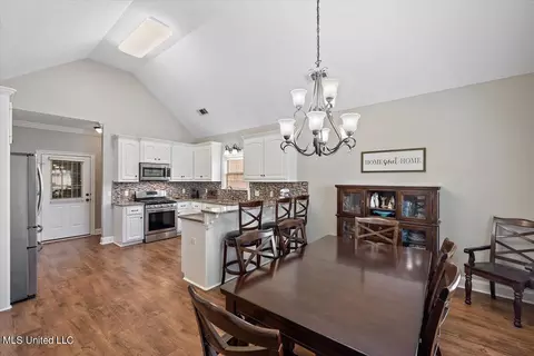 Kitchen - 136 Copper Ridge Ln, Florence, MS 39073 photo 2 of 4