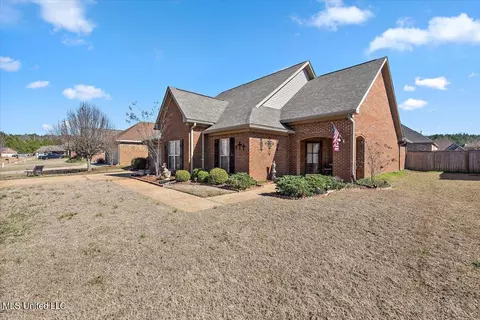 Exterior - 136 Copper Ridge Ln, Florence, MS 39073 photo 2 of 10