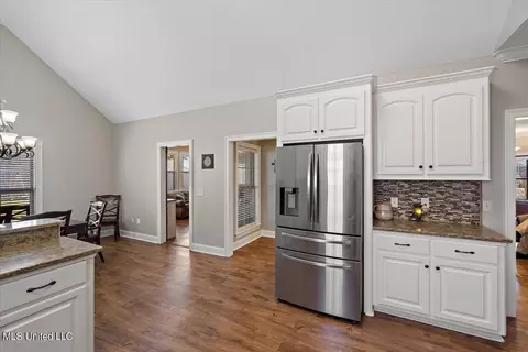 Kitchen - 136 Copper Ridge Ln, Florence, MS 39073 photo 4 of 4