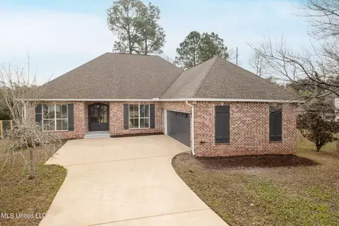 418 Babineaux Pl, Biloxi, MS 39531