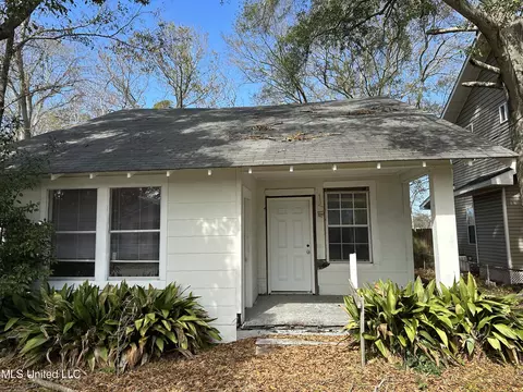 817 Lafayette Ave, Pascagoula, MS 39567