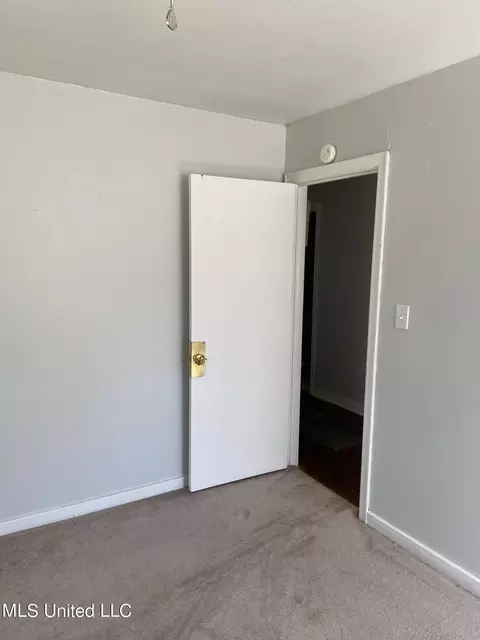 246 S Sunset Terrace Ter, Jackson, MS 39212 photo 13