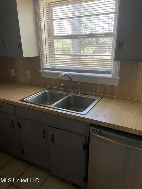 246 S Sunset Terrace Ter, Jackson, MS 39212 photo 7