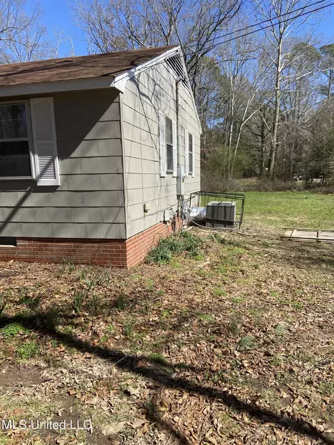 246 S Sunset Terrace Ter, Jackson, MS 39212 photo 2