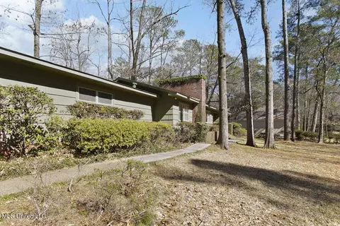 Exterior - 1910 E Northside Dr, Jackson, MS 39211 photo 6 of 9